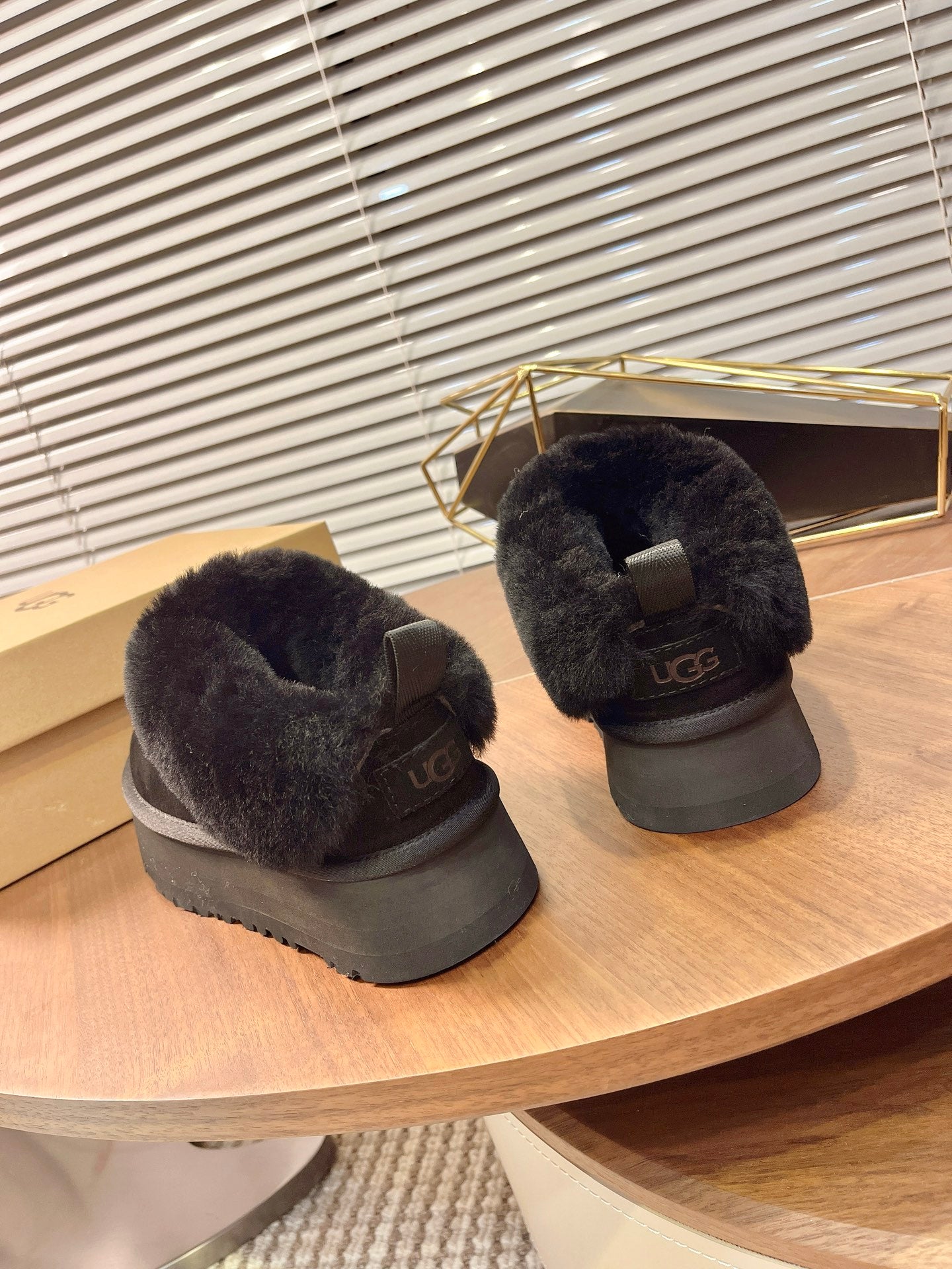 Autumn/Winter Wool-Lined Slip-On Platform Slippers – Cozy & Stylish