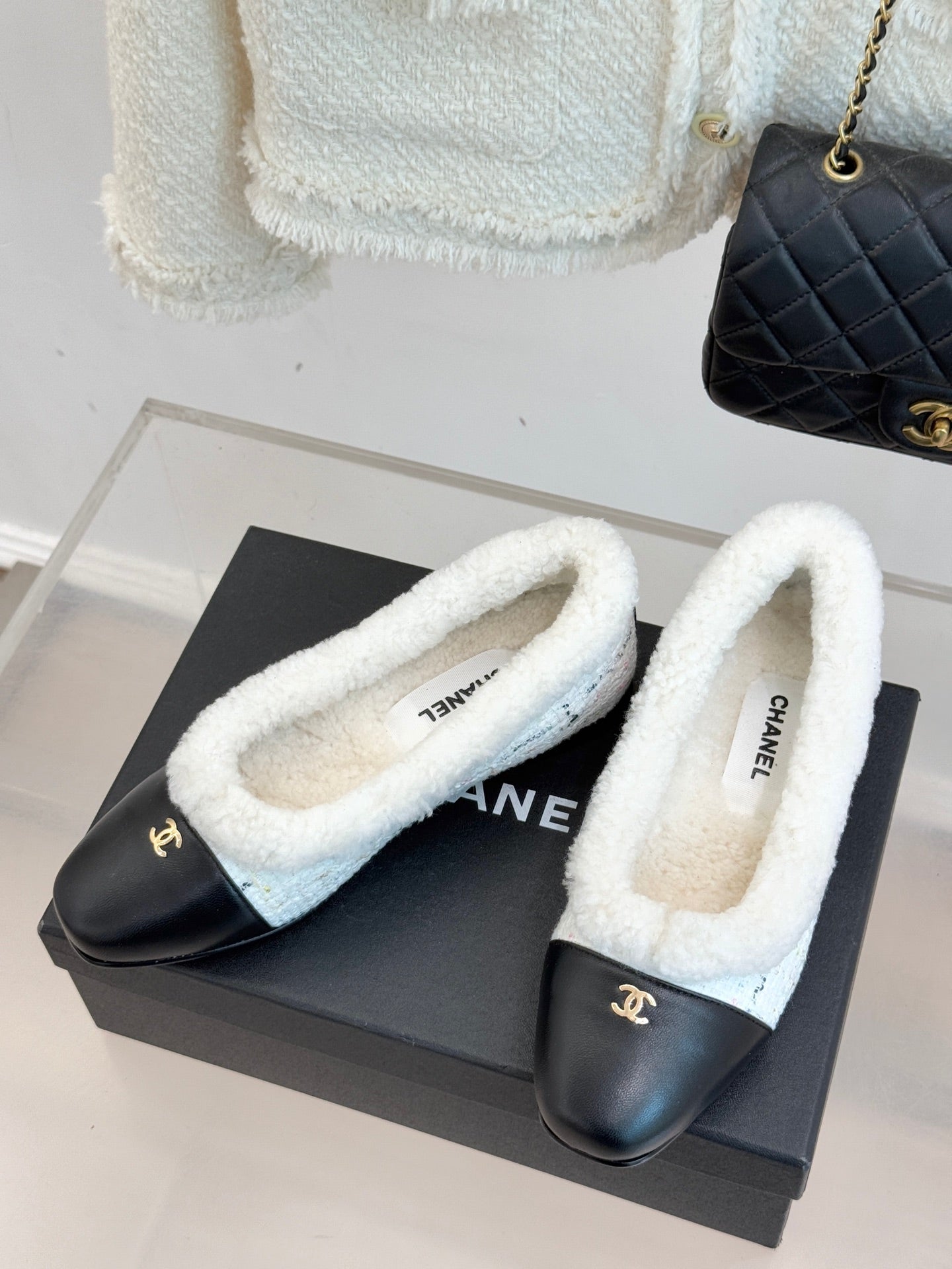 Two-Tone Ballet Flat with Soft Fur Detailing
