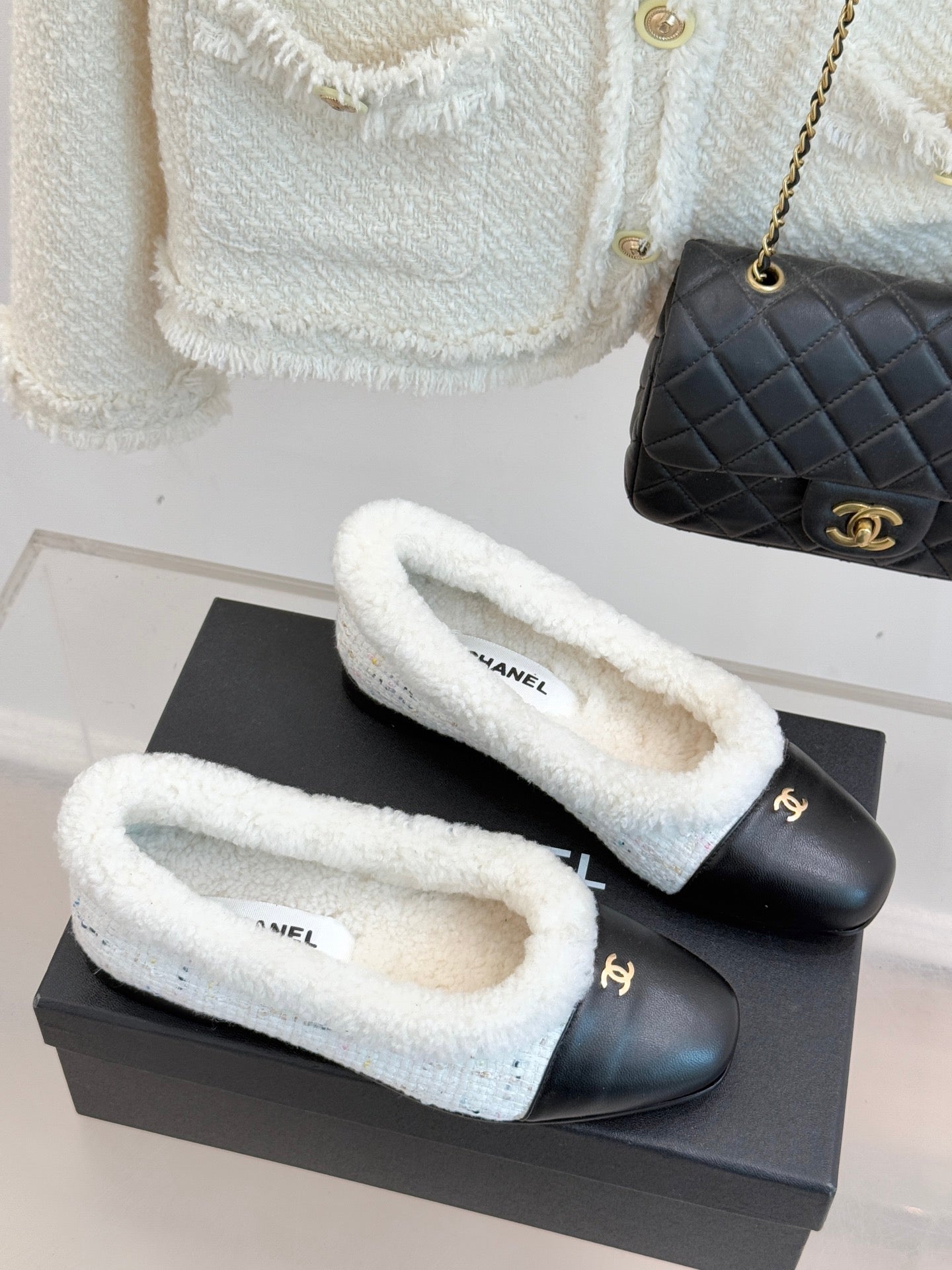 Two-Tone Ballet Flat with Soft Fur Detailing