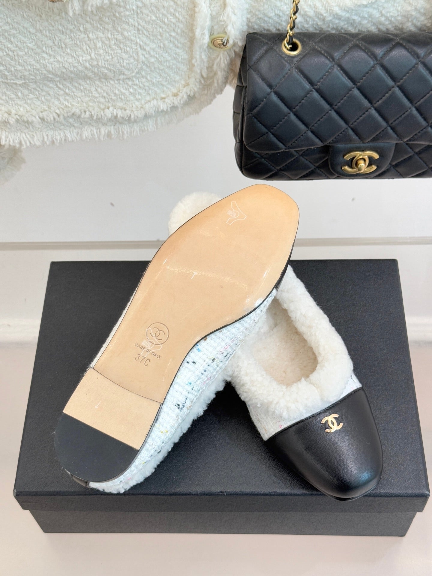 Two-Tone Ballet Flat with Soft Fur Detailing