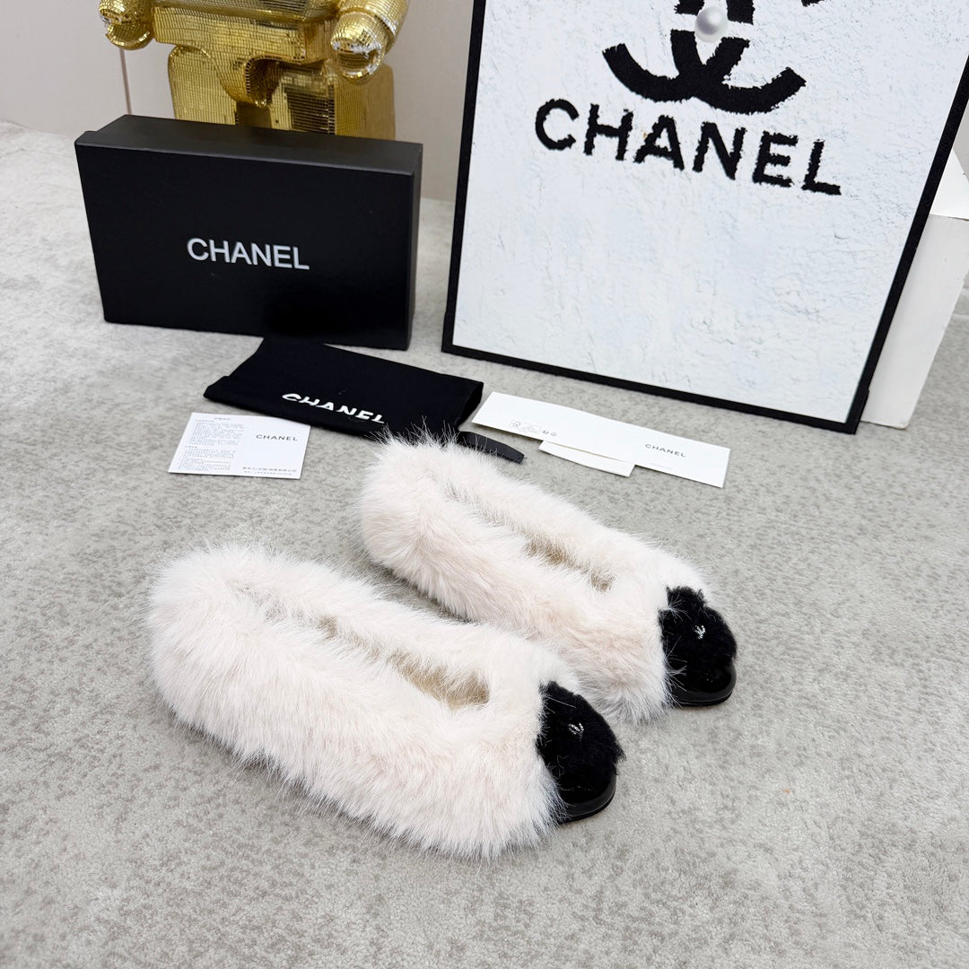 Premium Vintage-Inspired Fur Loafers