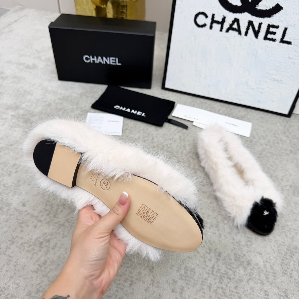 Premium Vintage-Inspired Fur Loafers