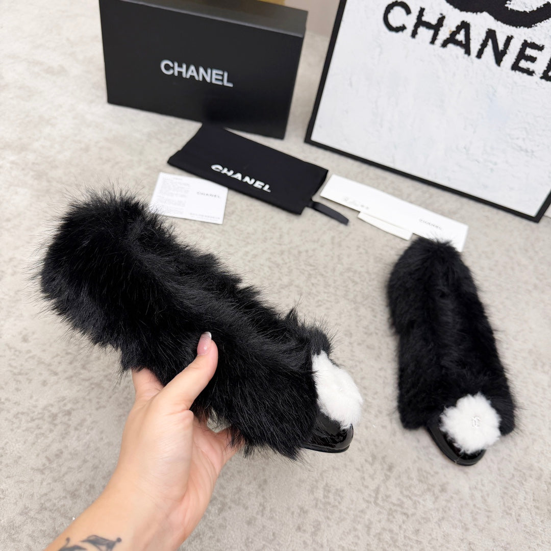 Premium Vintage-Inspired Fur Loafers
