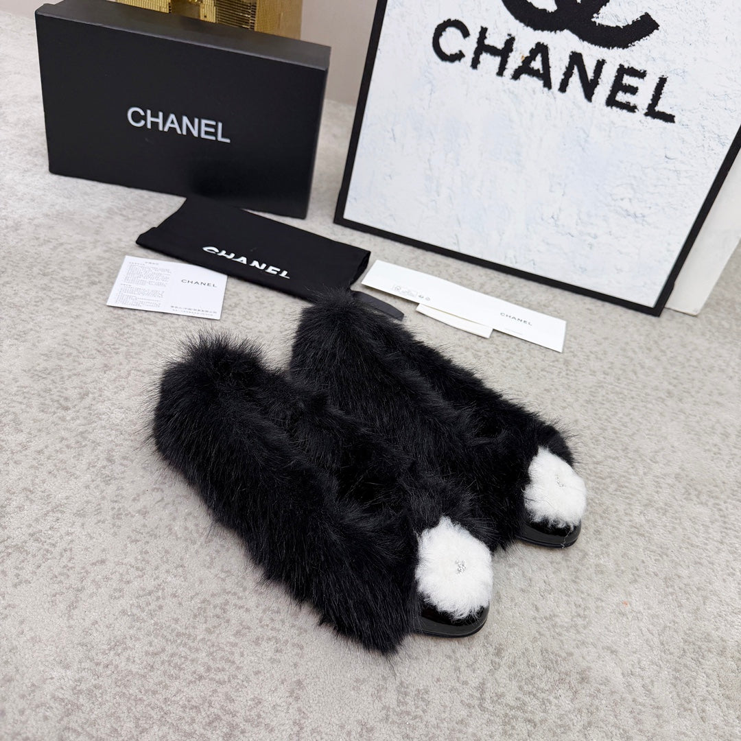 Premium Vintage-Inspired Fur Loafers