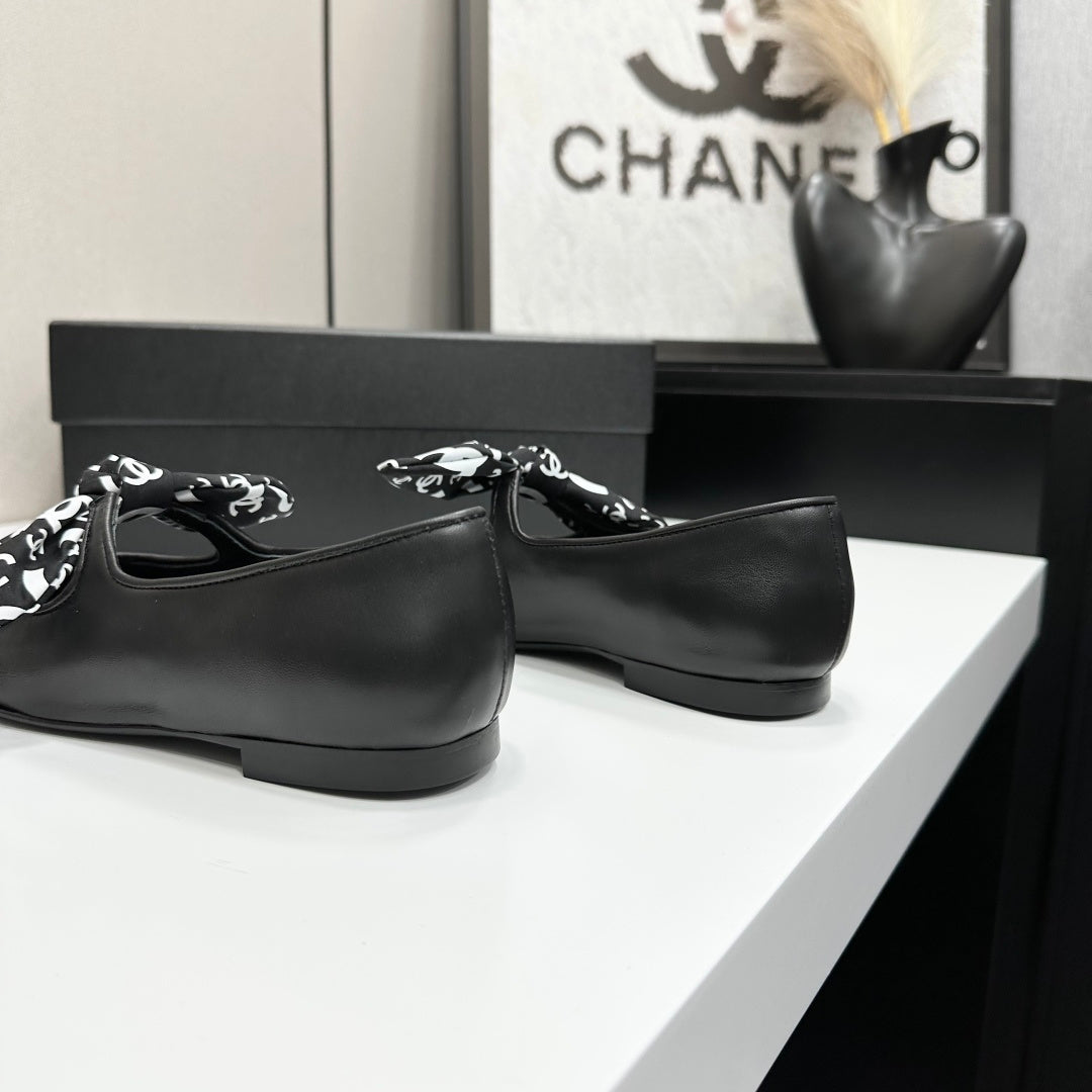 Premium Vintage-Inspired Fur Loafers
