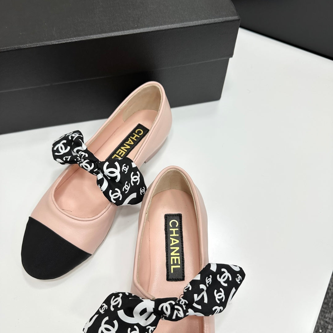 Premium Vintage-Inspired Fur Loafers