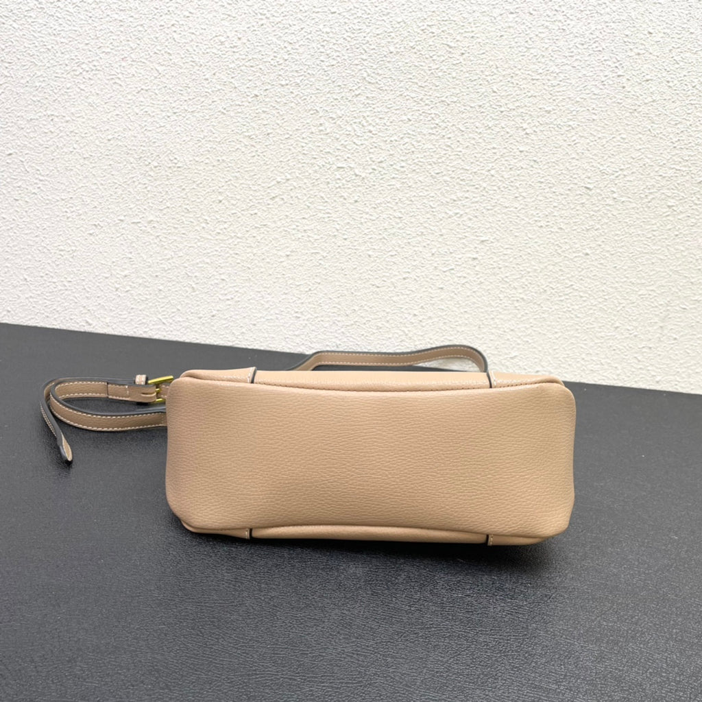 Premium Croissant-Style Shoulder Bag | New Arrival