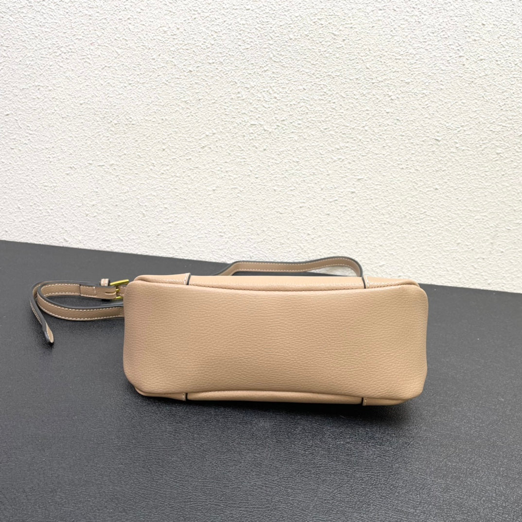 Premium Croissant-Style Shoulder Bag | New Arrival