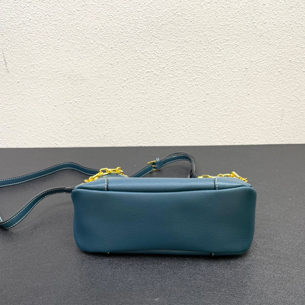 Premium Croissant-Style Shoulder Bag | New Arrival
