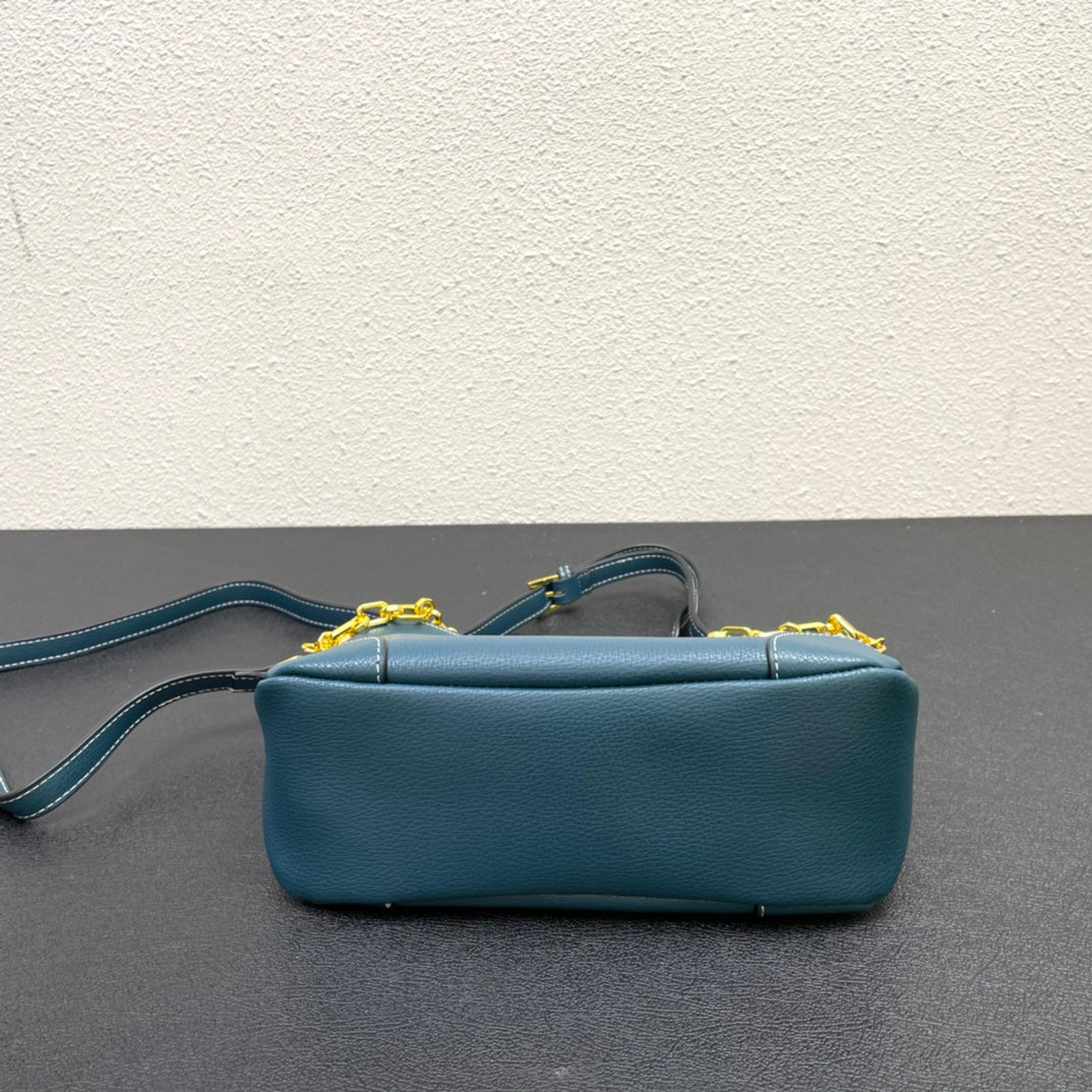 Premium Croissant-Style Shoulder Bag | New Arrival