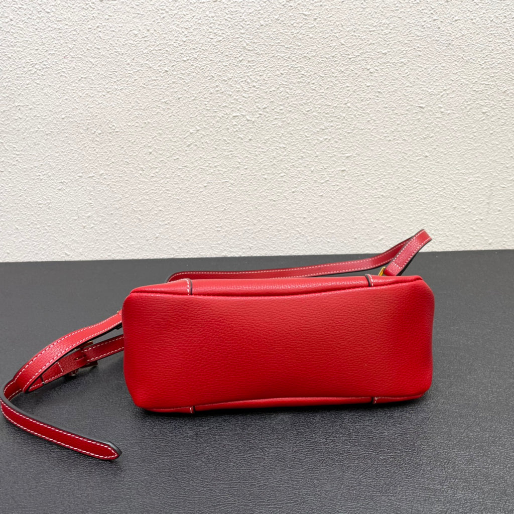 Premium Croissant-Style Shoulder Bag | New Arrival