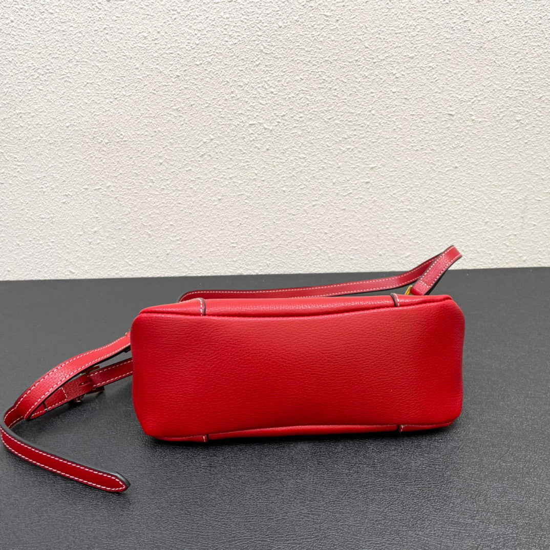Premium Croissant-Style Shoulder Bag | New Arrival