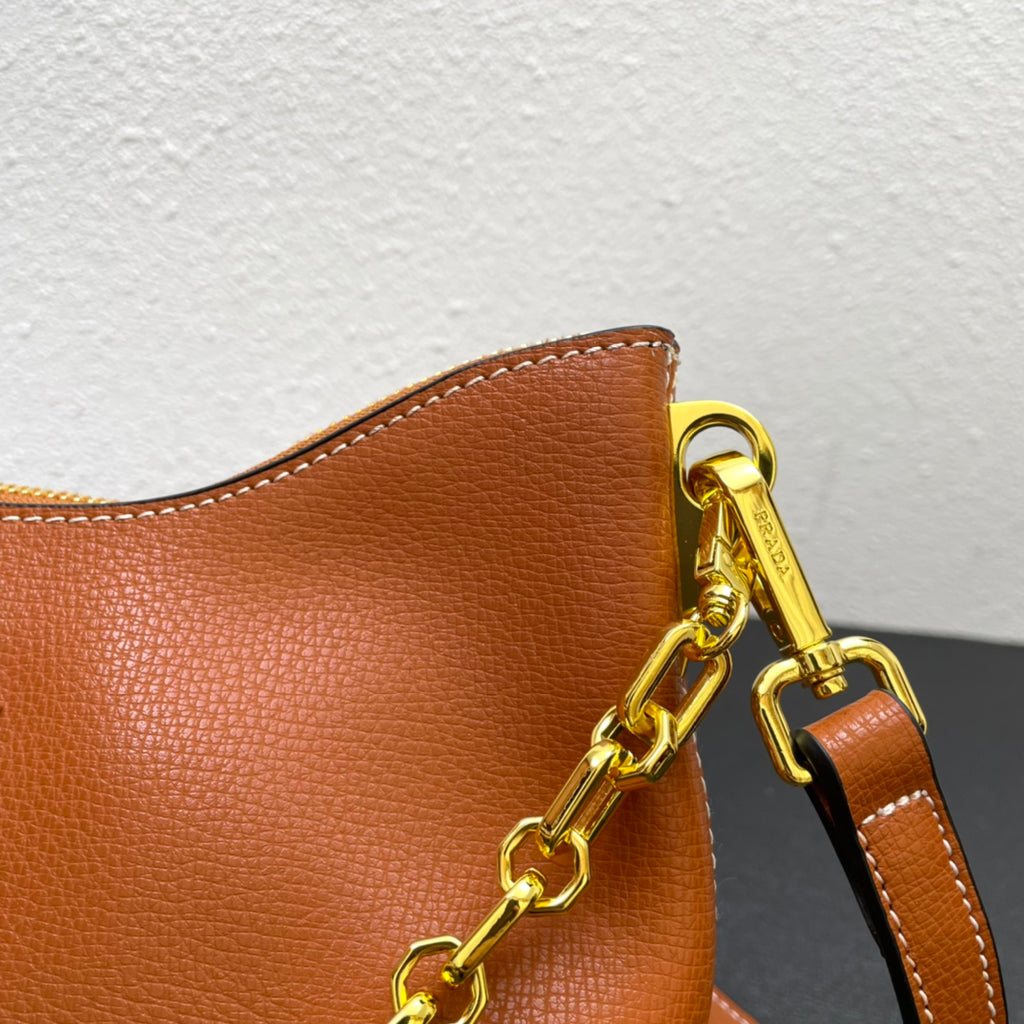 Premium Croissant-Style Shoulder Bag | New Arrival