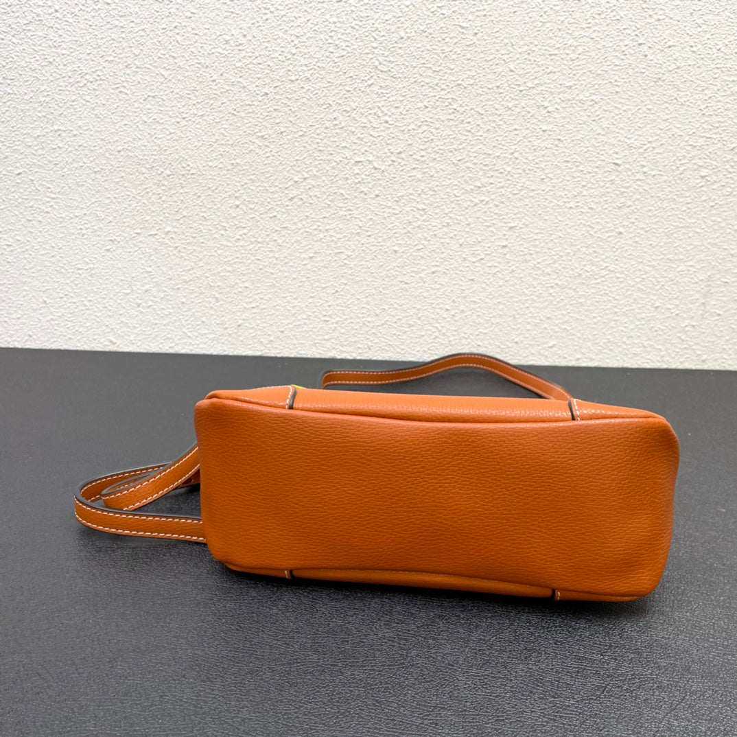 Premium Croissant-Style Shoulder Bag | New Arrival