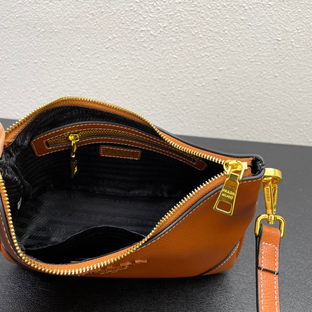 Premium Croissant-Style Shoulder Bag | New Arrival