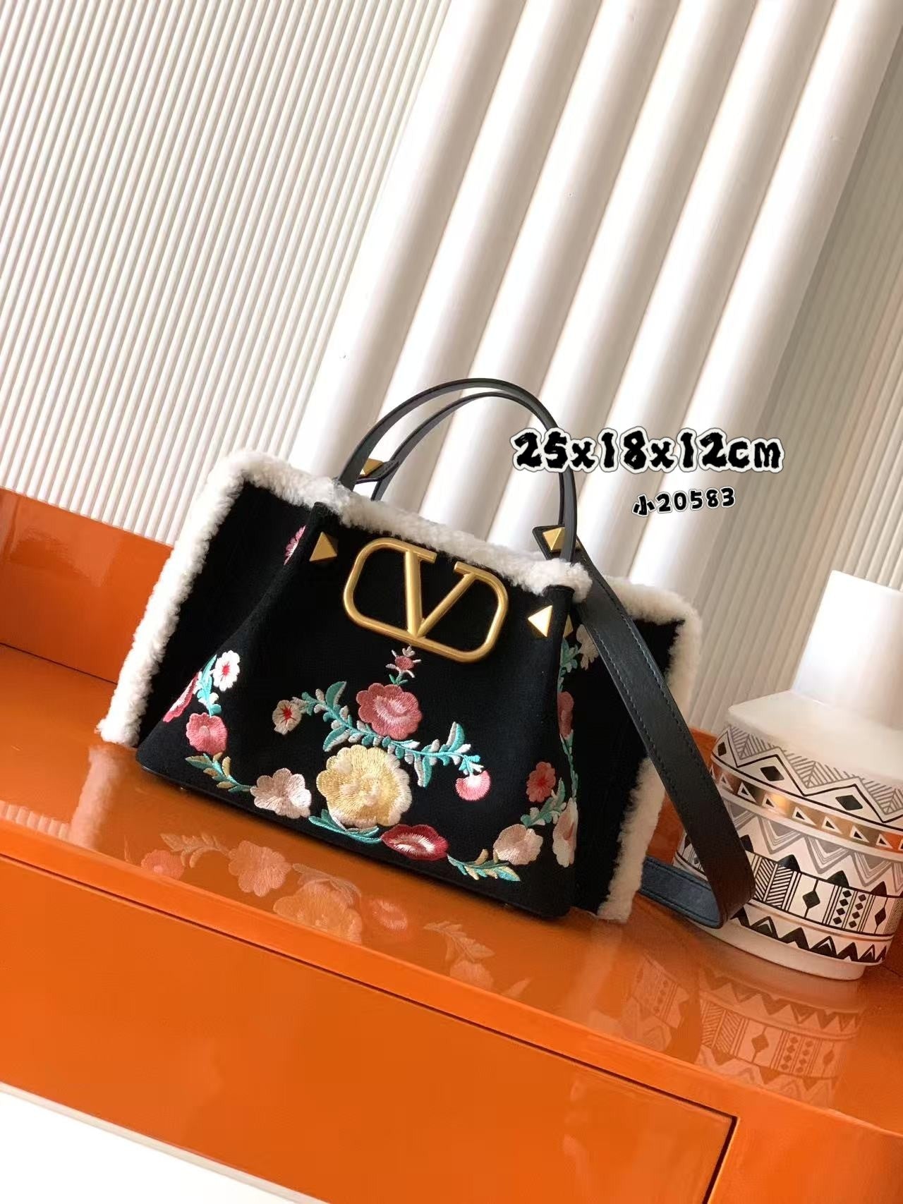 New Embroidered Leather Shopping Bag with Fur Details
