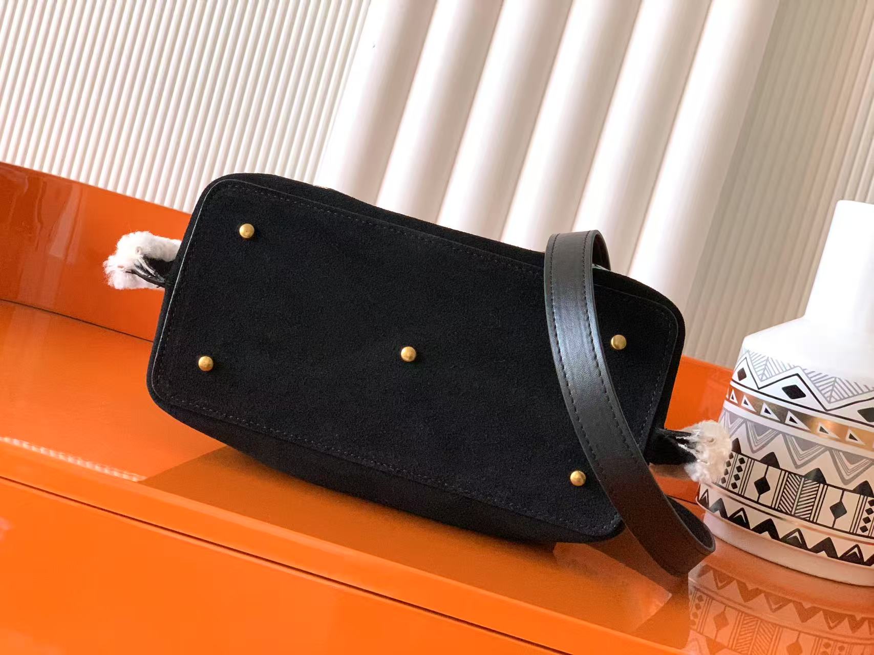New Embroidered Leather Shopping Bag with Fur Details