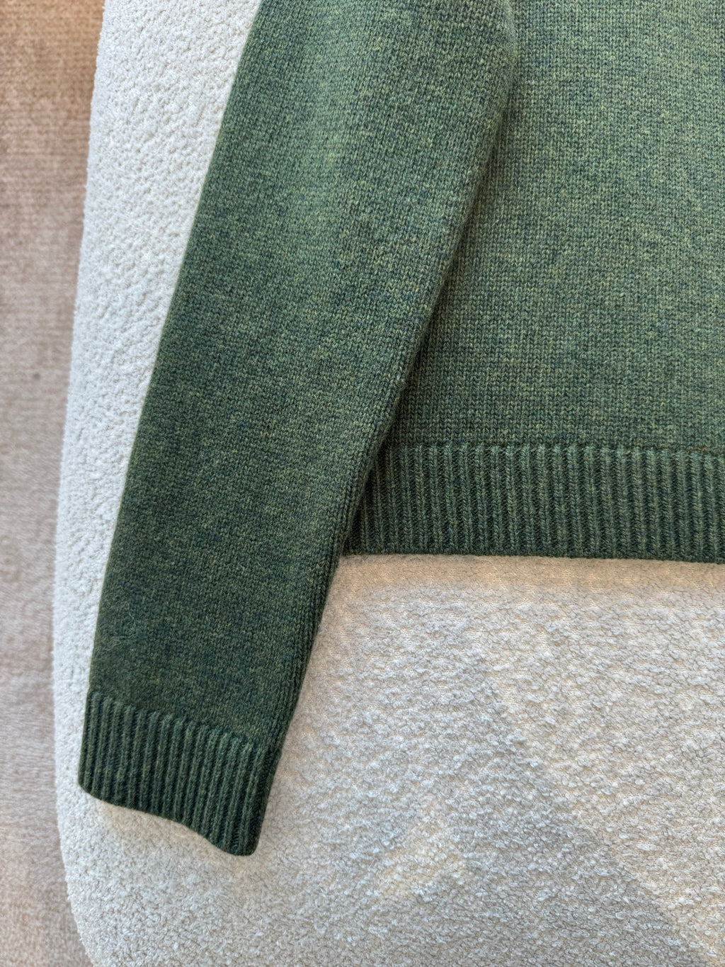Cropped Retro Green Wool-Blend Sweater – Fall/Winter Essential