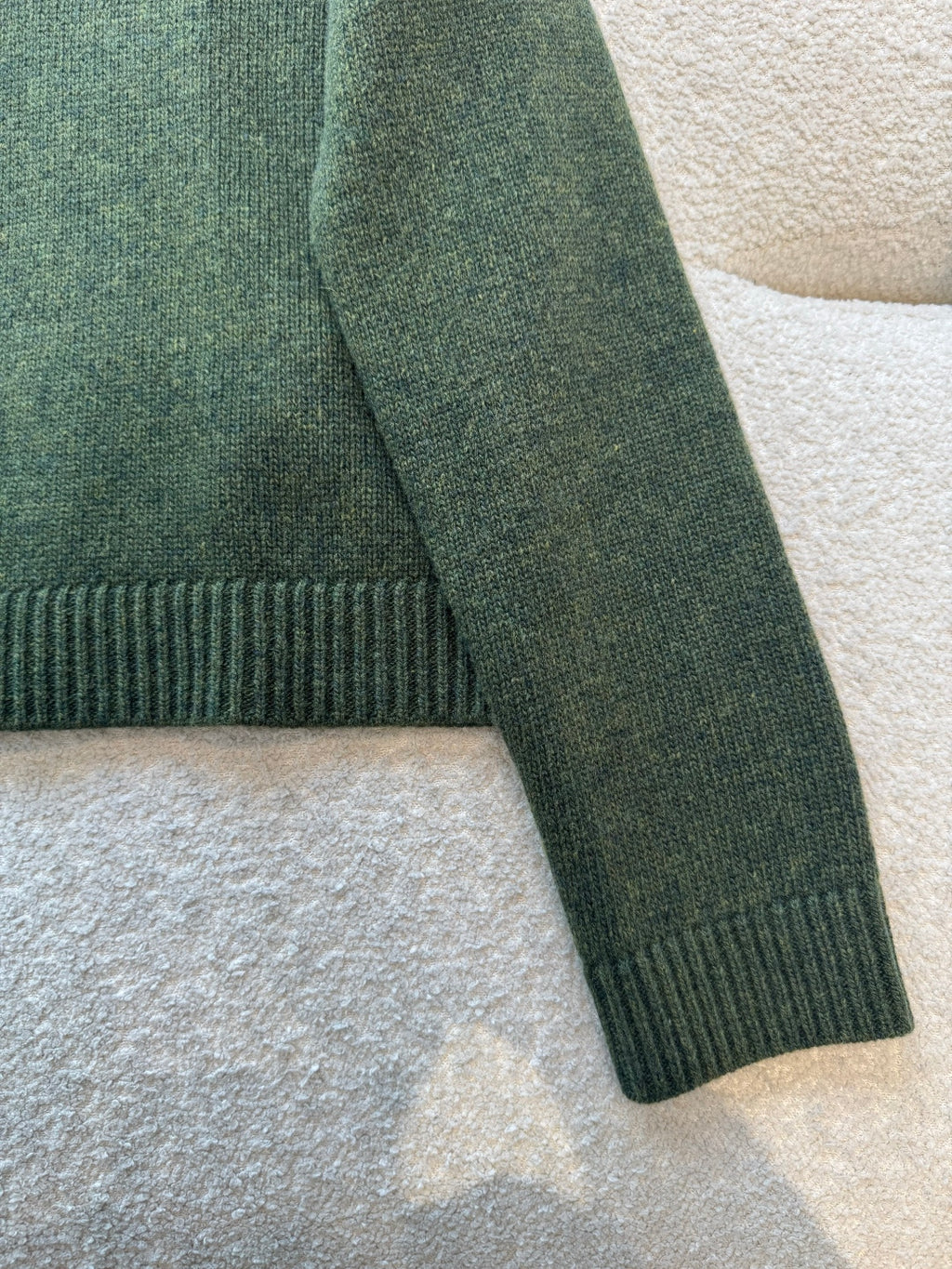 Cropped Retro Green Wool-Blend Sweater – Fall/Winter Essential