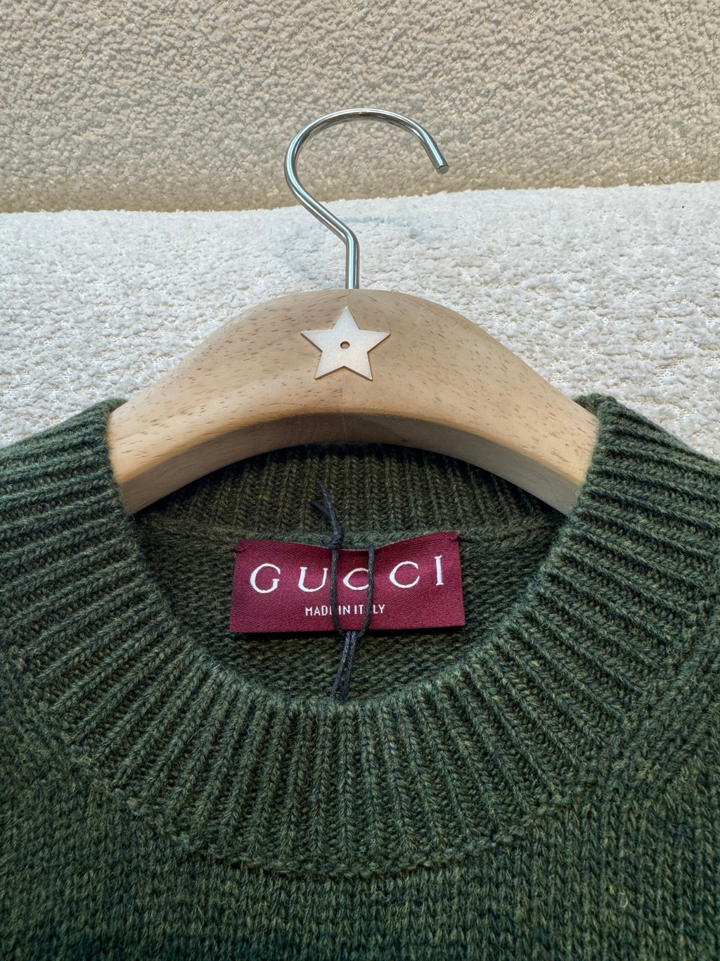 Cropped Retro Green Wool-Blend Sweater – Fall/Winter Essential