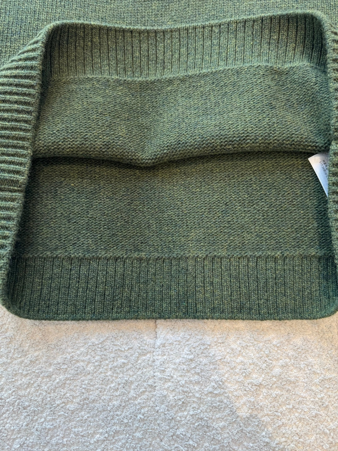 Cropped Retro Green Wool-Blend Sweater – Fall/Winter Essential