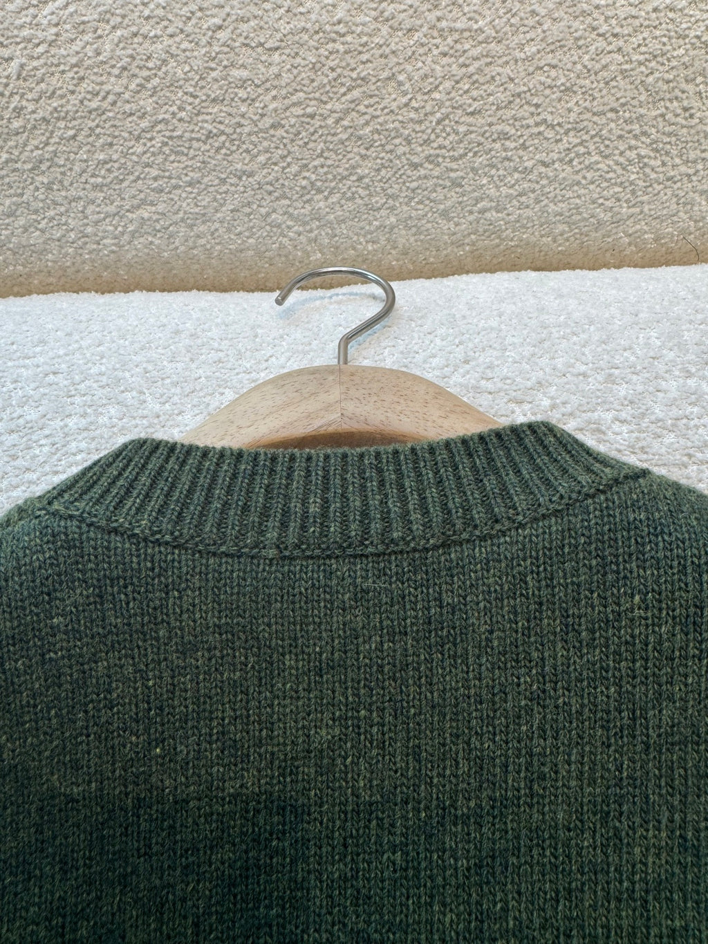 Cropped Retro Green Wool-Blend Sweater – Fall/Winter Essential
