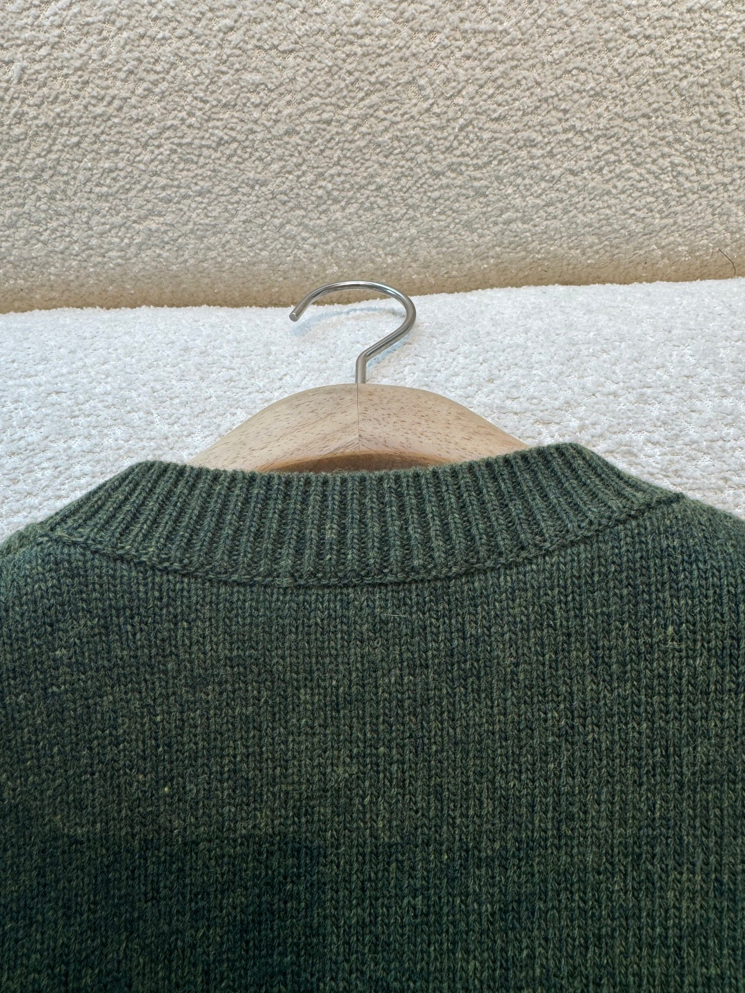 Cropped Retro Green Wool-Blend Sweater – Fall/Winter Essential