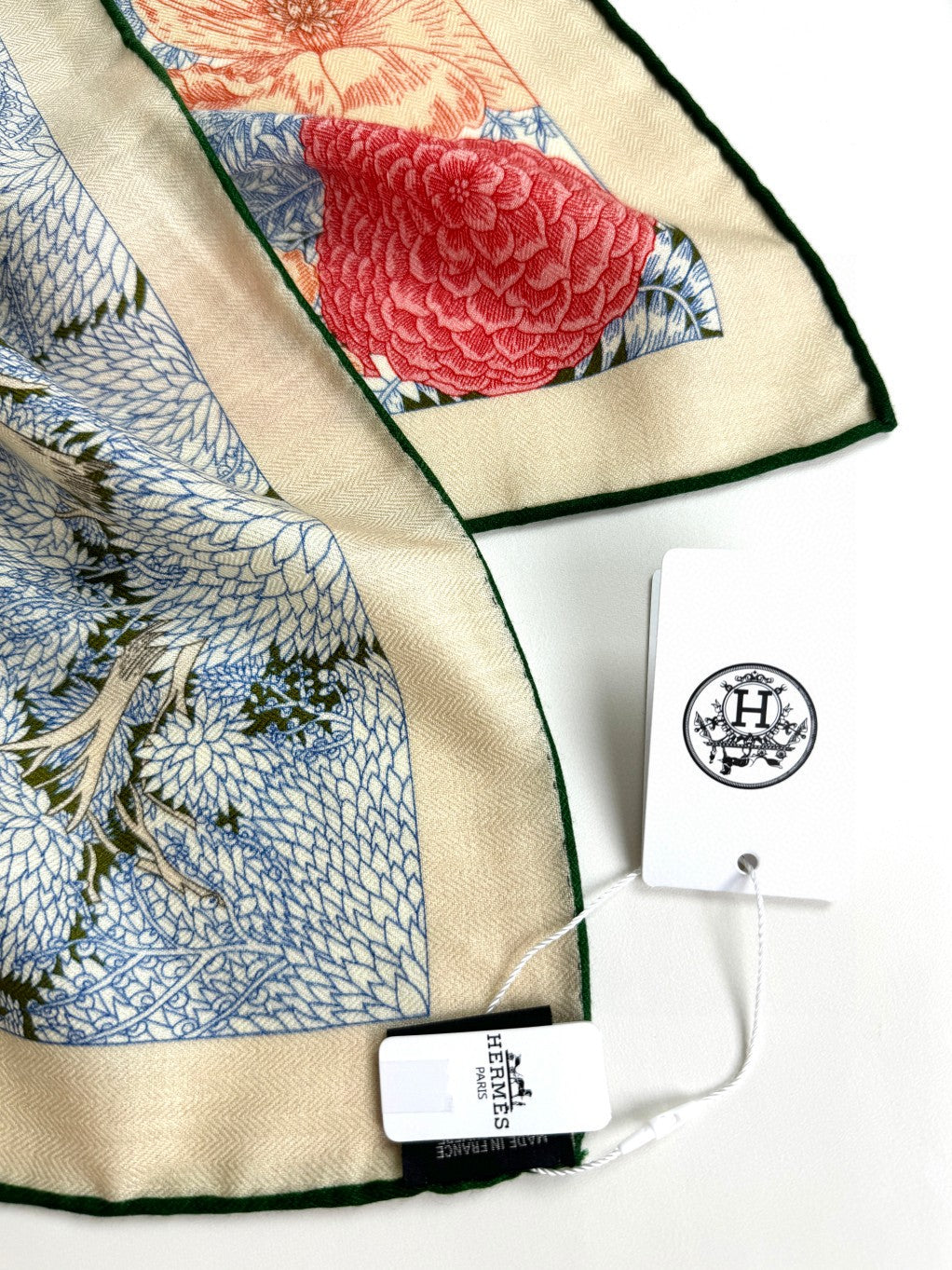 New Luxury Double-Sided Cashmere & Silk Square Scarf — 135 × 135 cm
