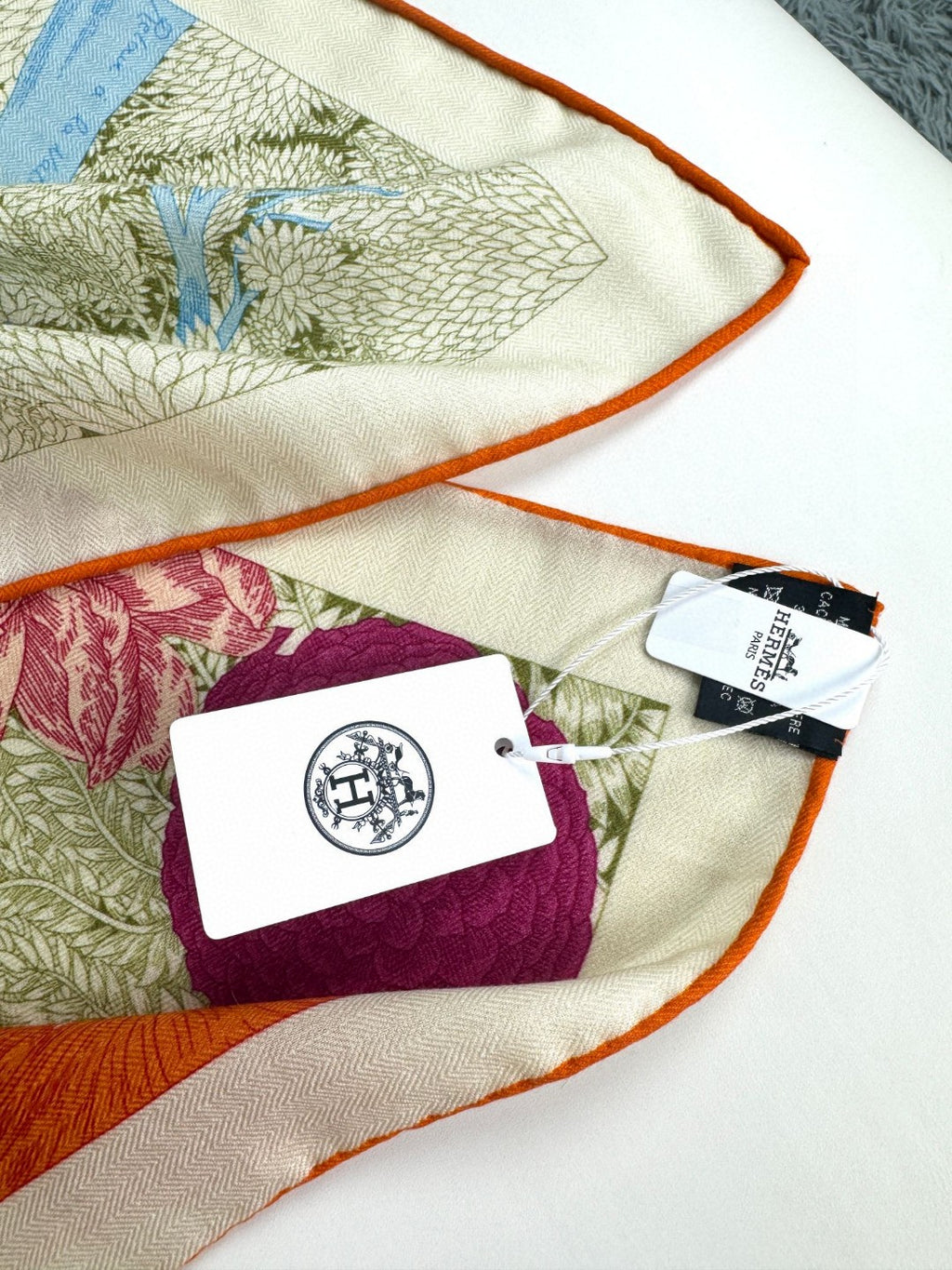 New Luxury Double-Sided Cashmere & Silk Square Scarf — 135 × 135 cm