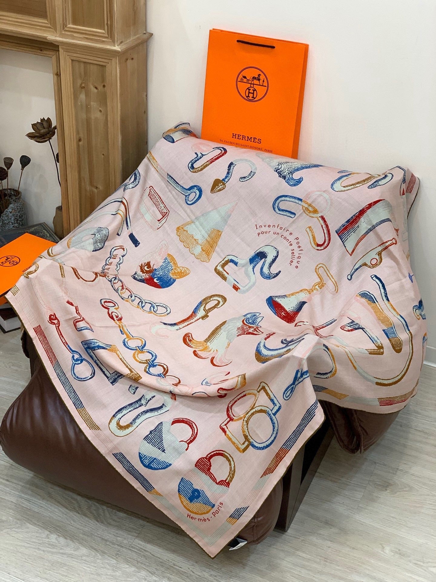 New Luxury Double-Sided Cashmere & Silk Square Scarf — 135 × 135 cm (Copy)