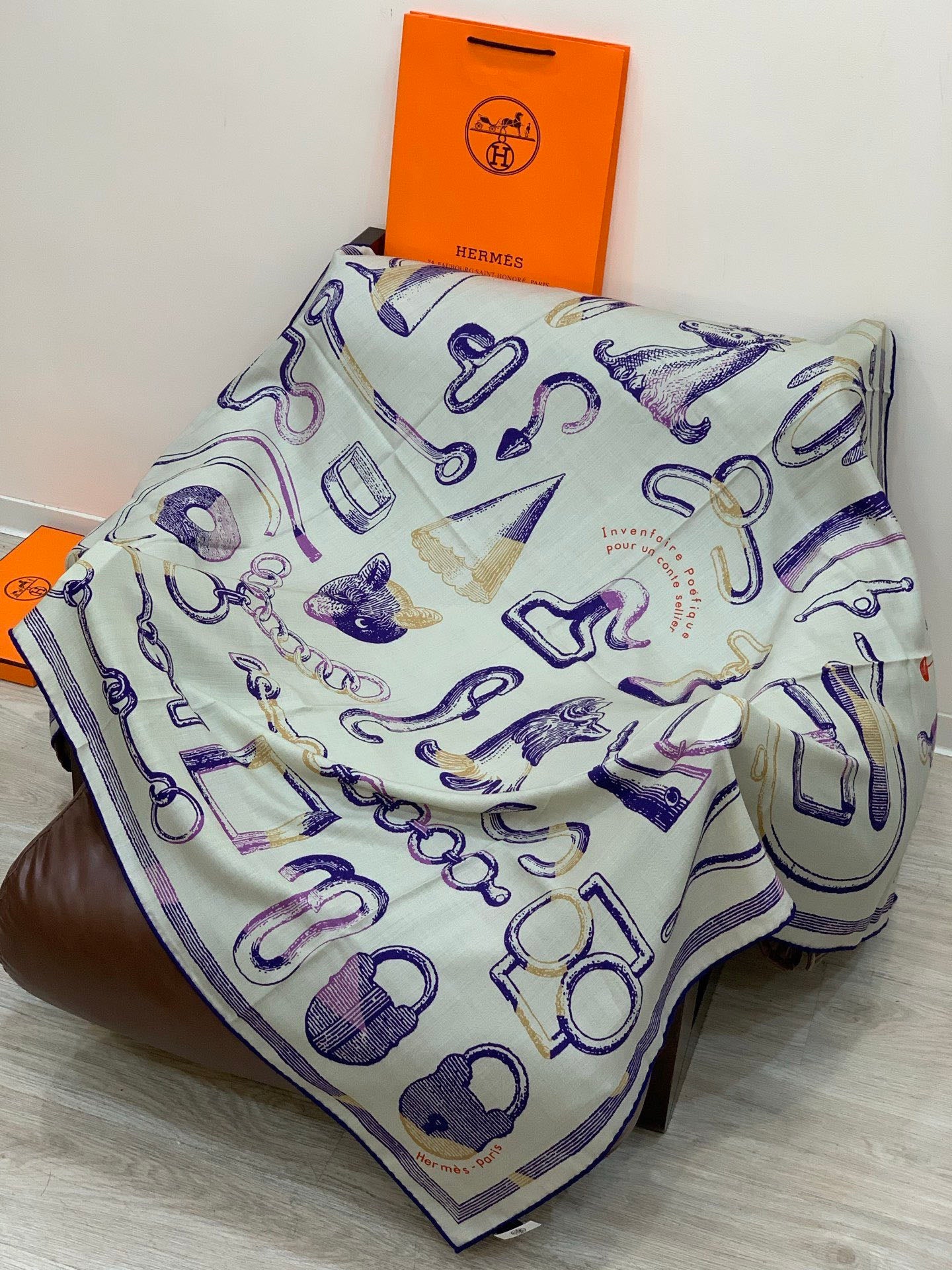 New Luxury Double-Sided Cashmere & Silk Square Scarf — 135 × 135 cm (Copy)