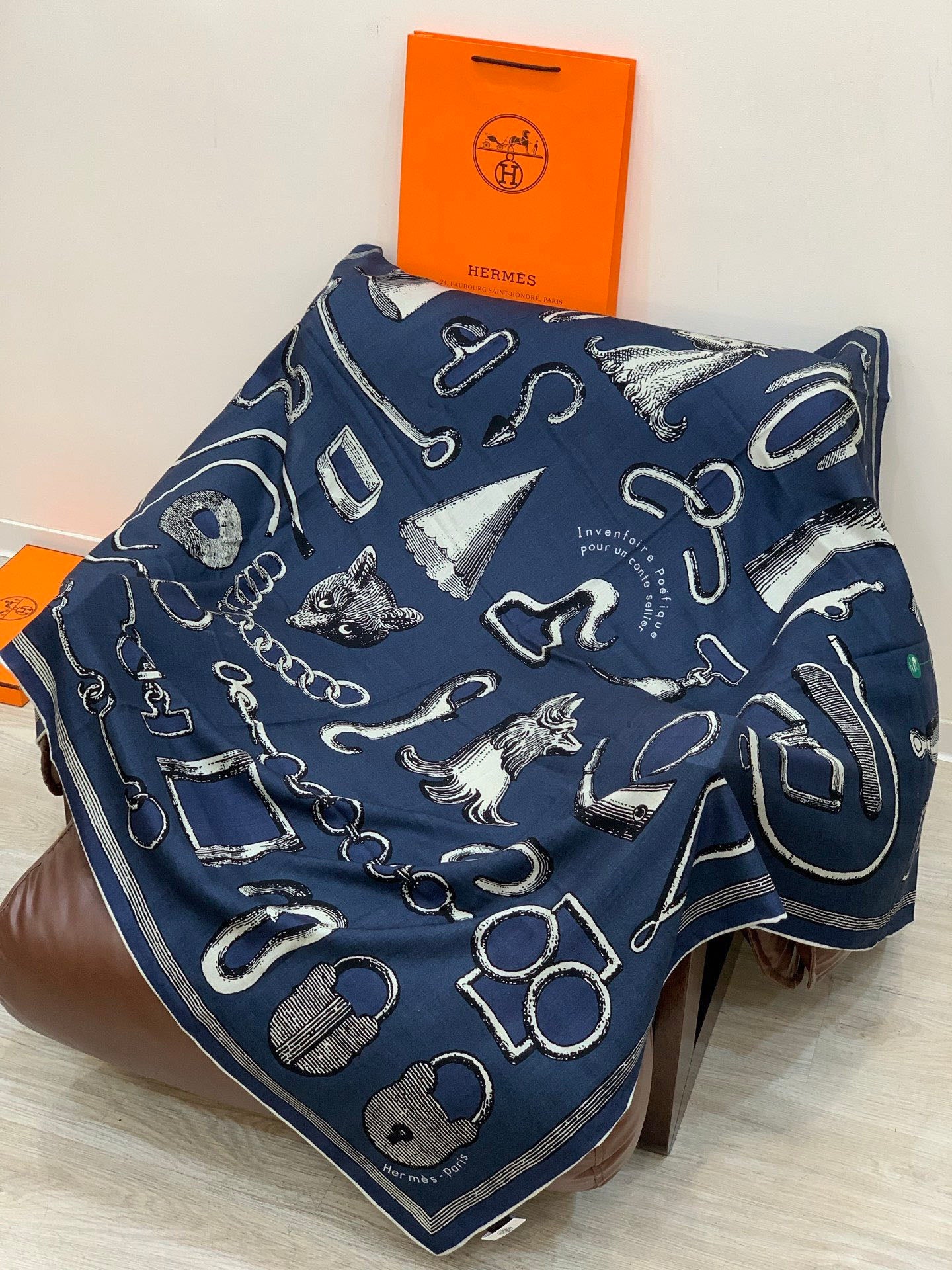 New Luxury Double-Sided Cashmere & Silk Square Scarf — 135 × 135 cm (Copy)