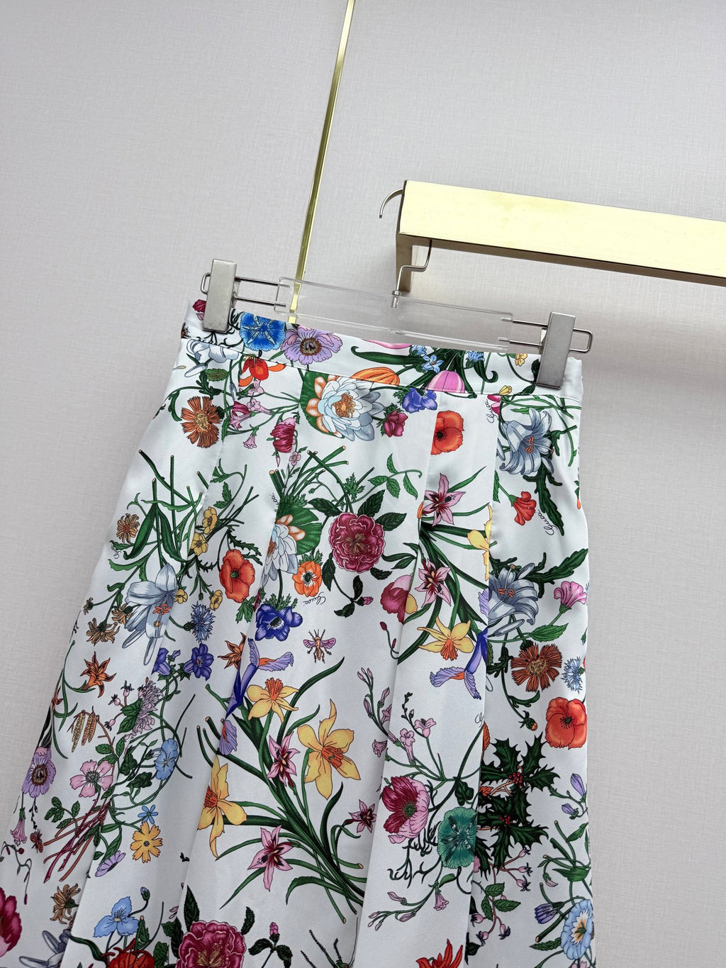 Floral Two-Piece Set – Vintage Shirt & Pleated Midi Skirt