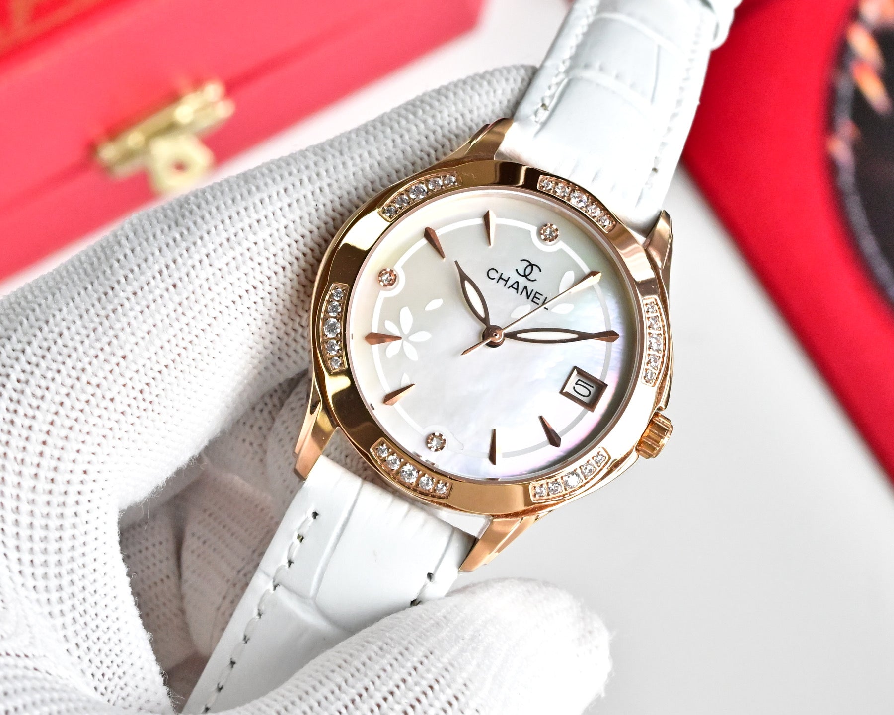 Top Quality Women’s Watch – Elegant Ceramic Edition