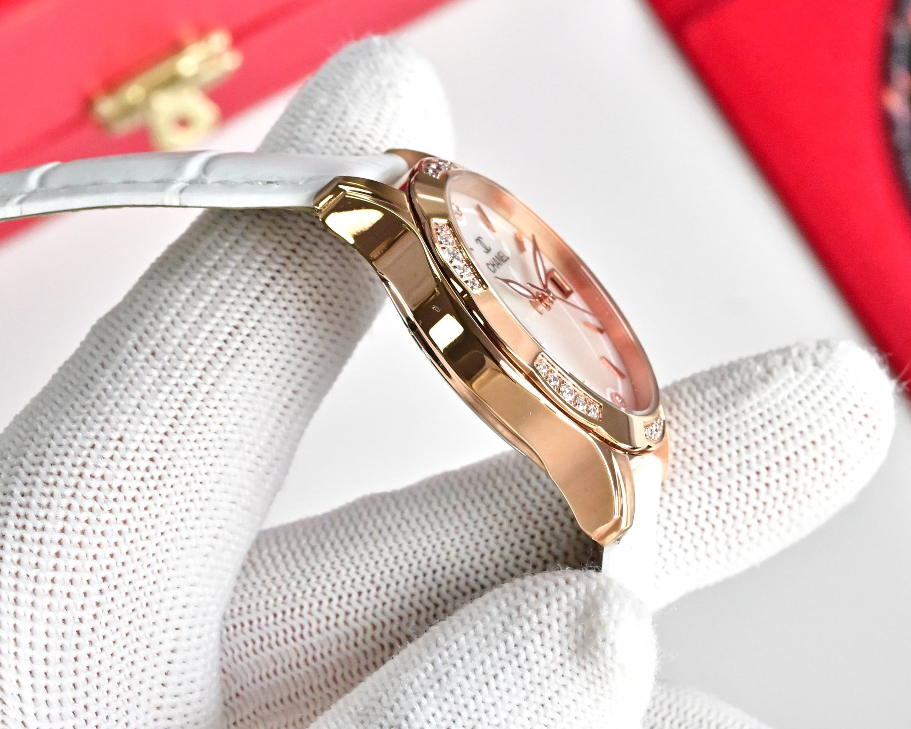 Top Quality Women’s Watch – Elegant Ceramic Edition