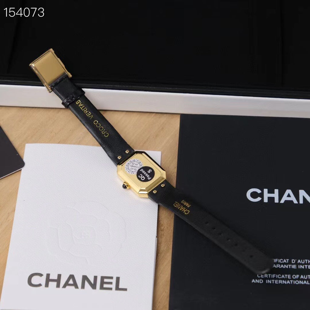 Premium Women’s Quartz Watch – Elegant Black & Gold Square Design