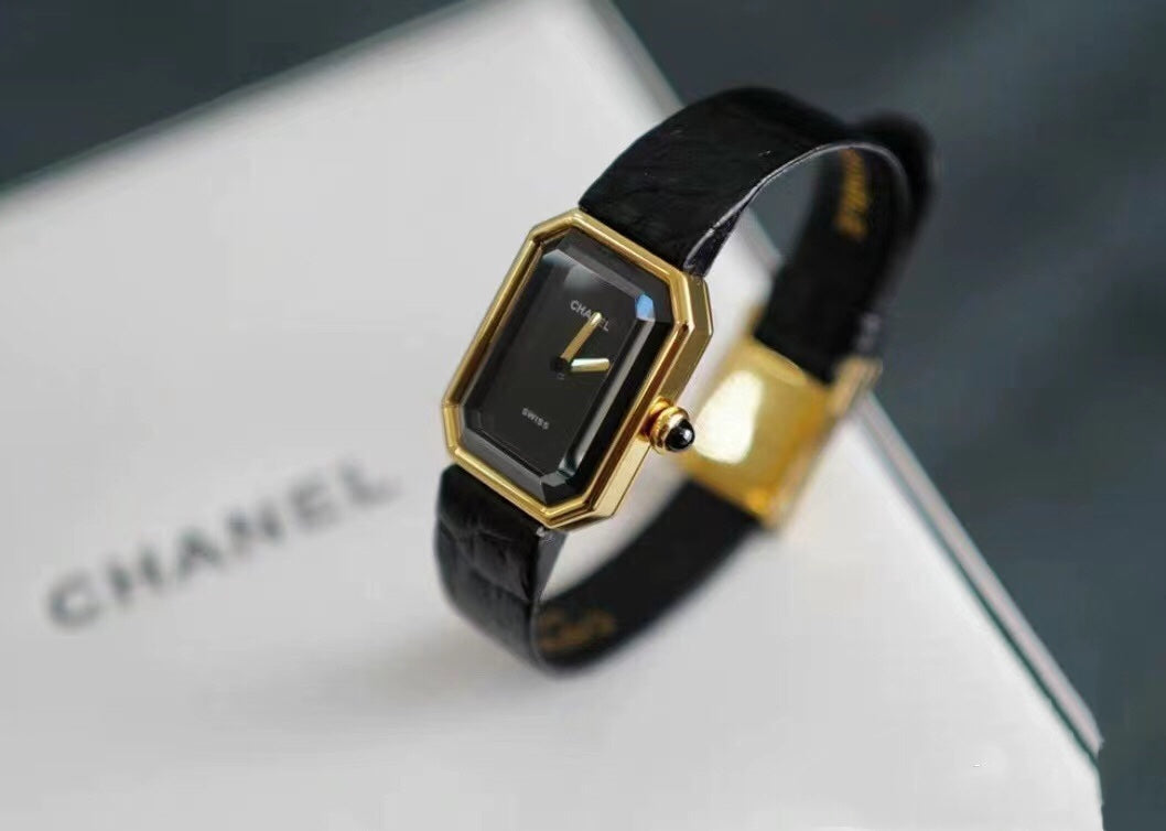 Premium Women’s Quartz Watch – Elegant Black & Gold Square Design