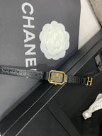Premium Women’s Quartz Watch – Elegant Black & Gold Square Design