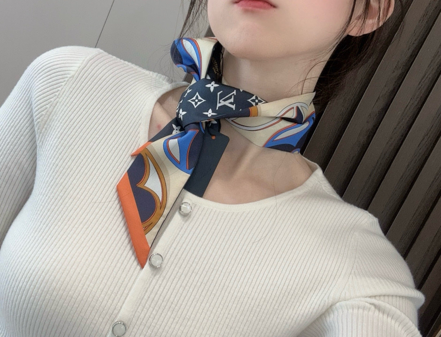 Premium Silk Twilly Scarf – Black & White Floral