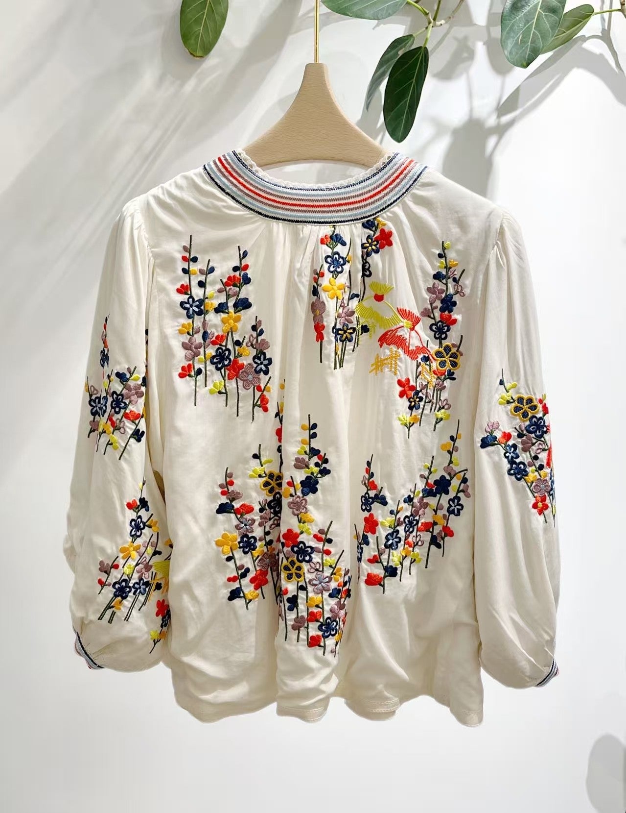 🆕 Floral Embroidered Jacket 🌸