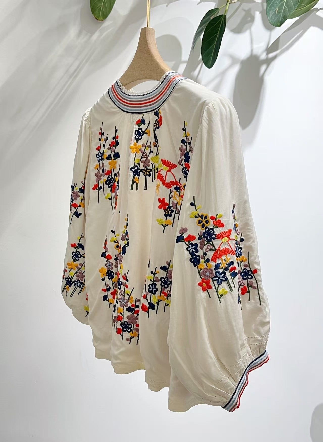🆕 Floral Embroidered Jacket 🌸