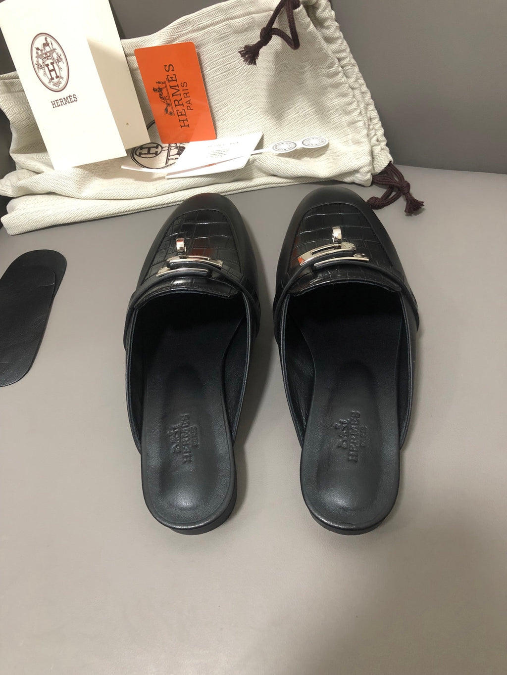 Premium Quality – Classic Kelly-Inspired Half Slides