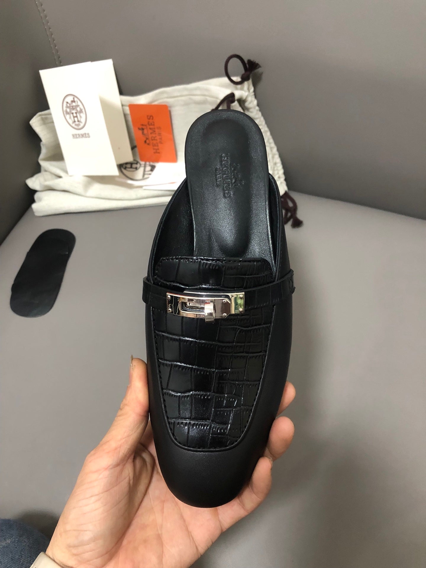 Premium Quality – Classic Kelly-Inspired Half Slides