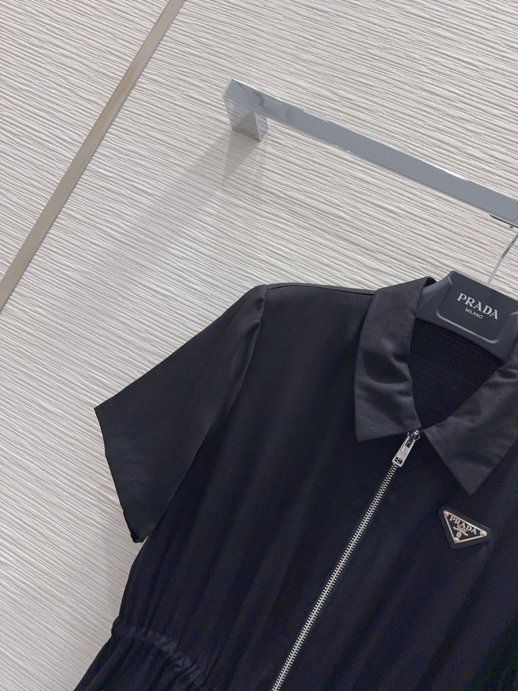 P - Elegant Classic Dress