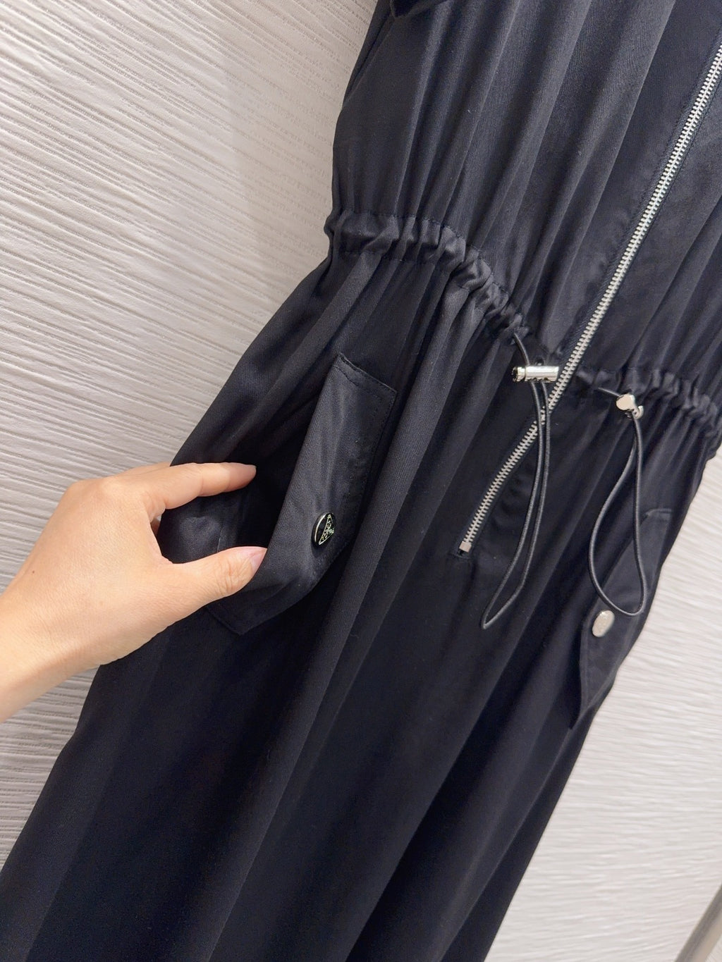 P - Elegant Classic Dress