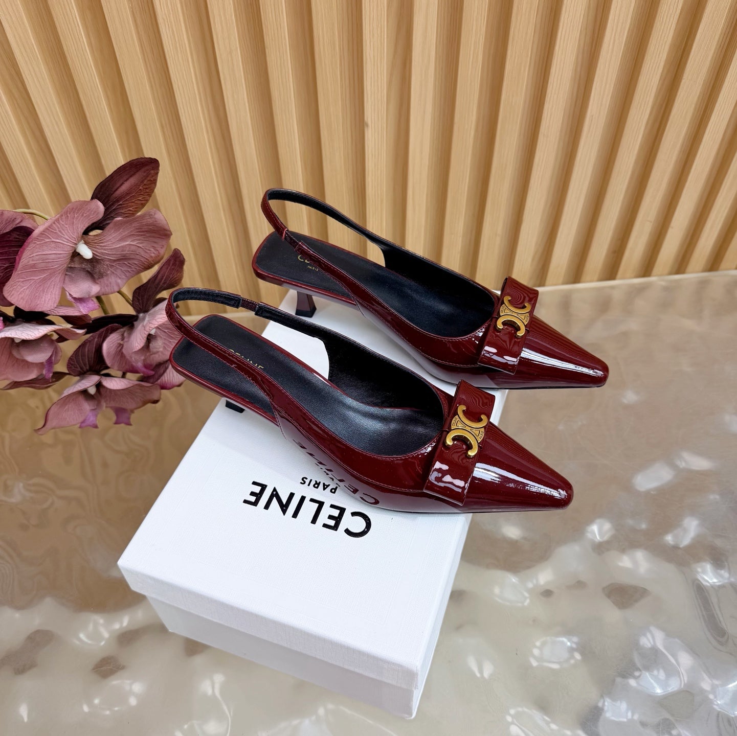 Triomphe Pointed Toe Kitten Heels