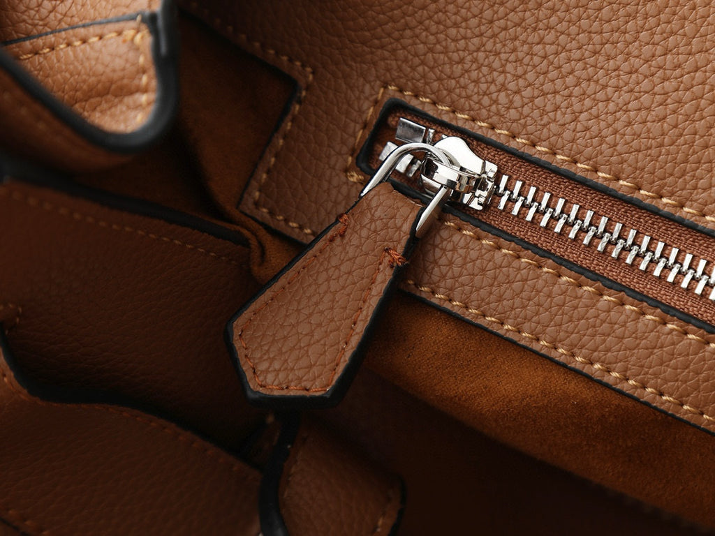 Georges Medium Tote Bag