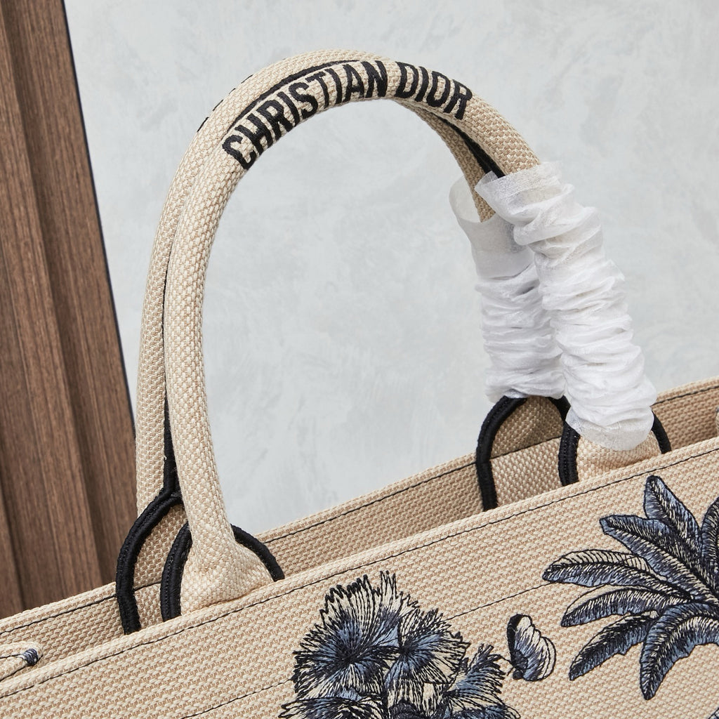 D Book Tote ( Apricot Coconut Grove )
