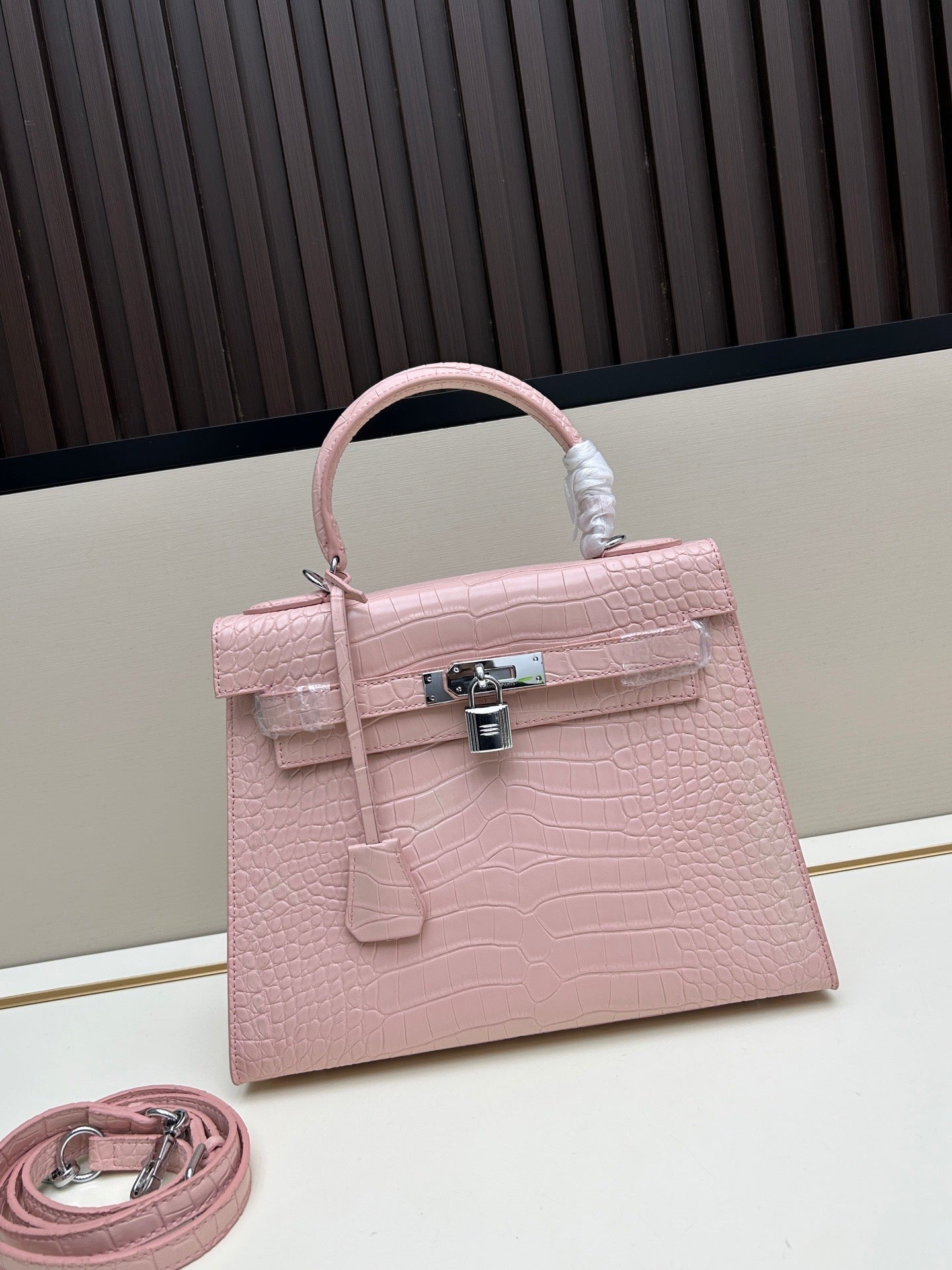 Luxury 28cm Elephant Grey Pebbled Leather Top-Handle Bag – Silver Hardware