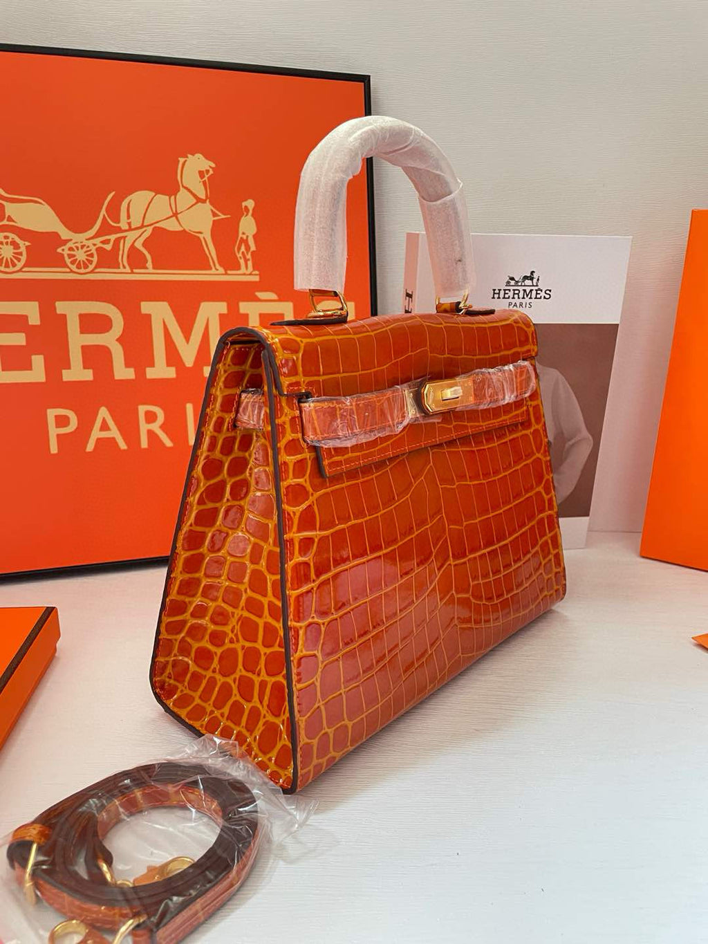 28cm Crocodile-Embossed Leather Top-Handle & Shoulder Bag